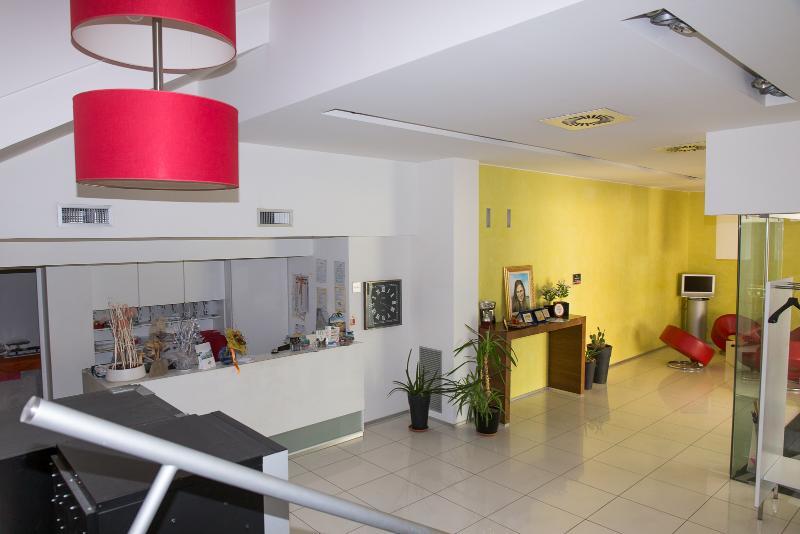 Silver Hotel Матино Екстериор снимка