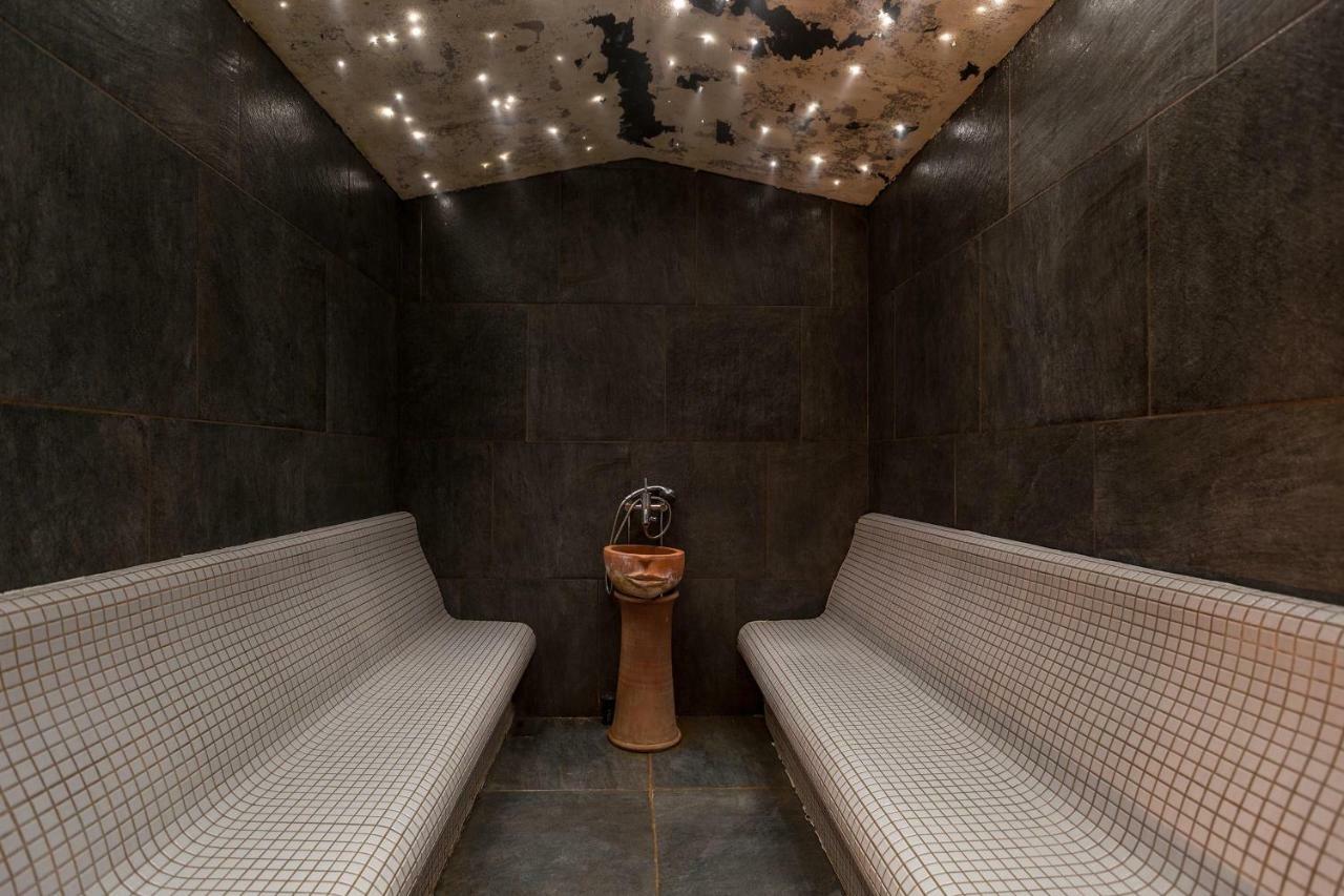 Silver Hotel Матино Екстериор снимка