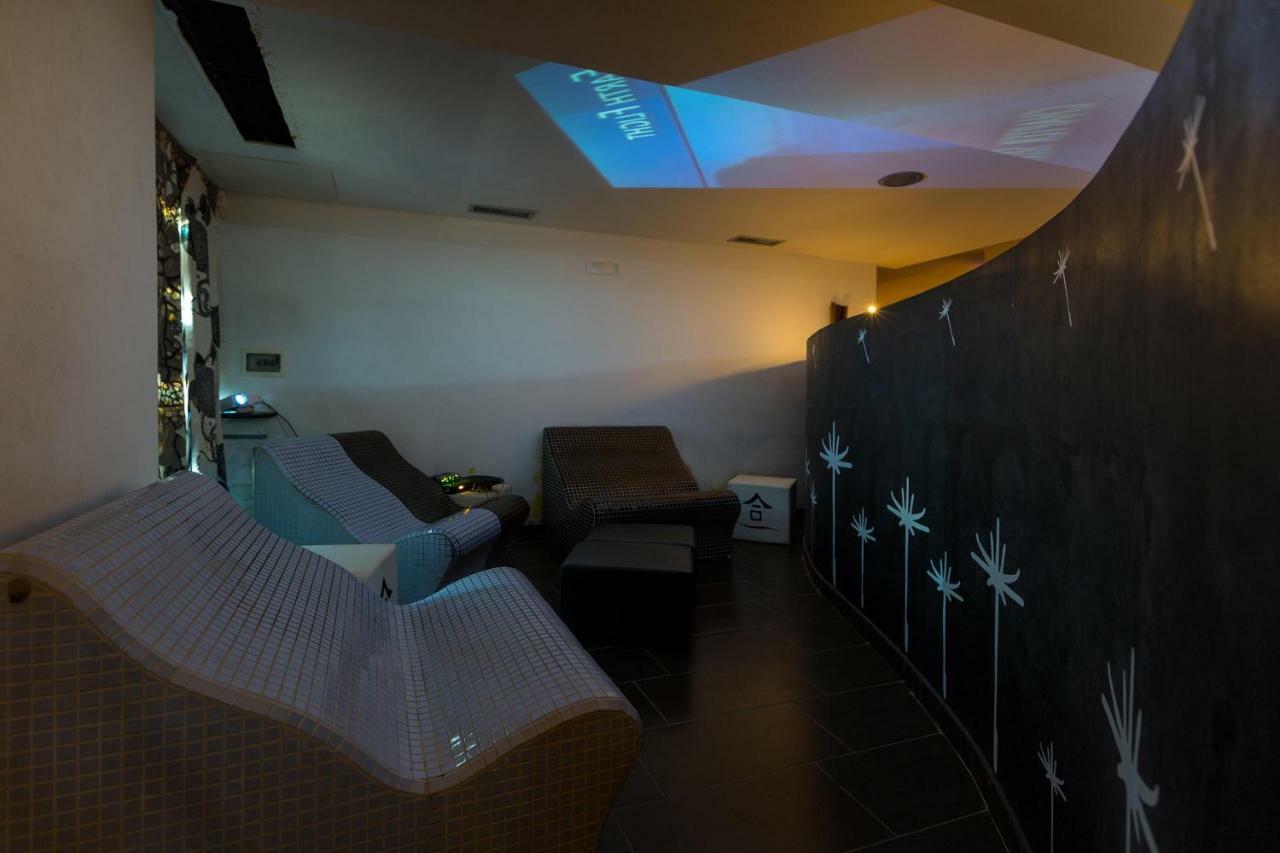 Silver Hotel Матино Екстериор снимка
